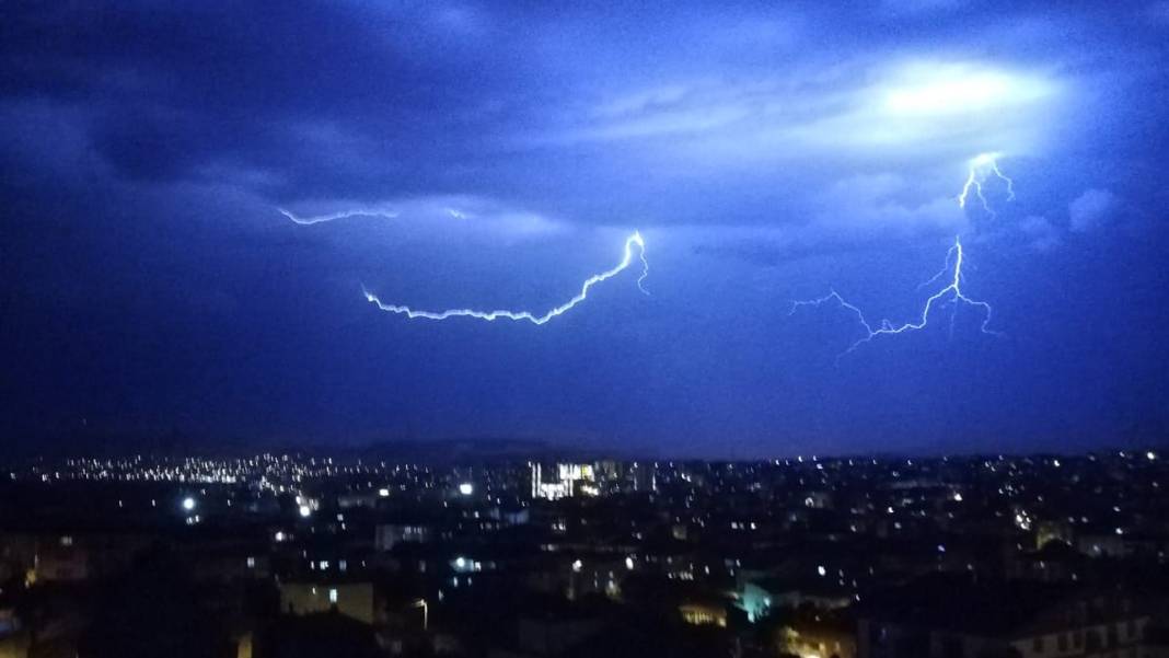 Ankara’da gece gündüze döndü 24